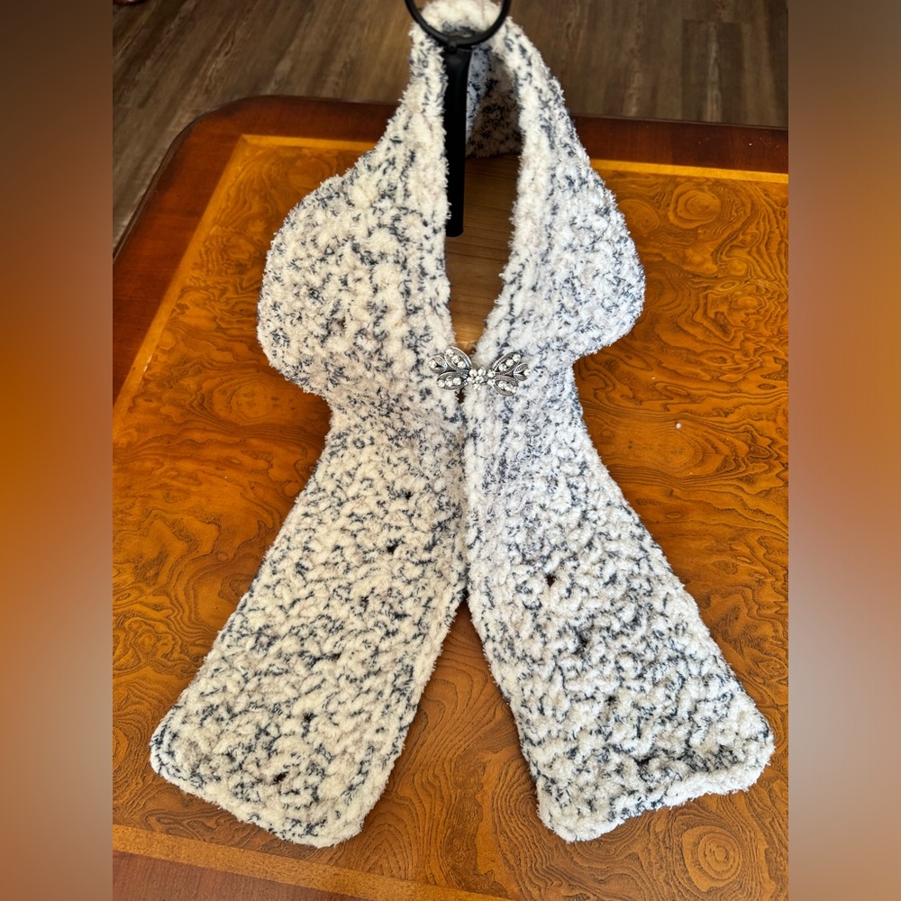 Handcrafted Hand Crocheted Scarflet (Short Scarf) with Cute Scarf Clip